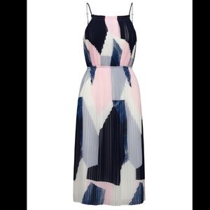 EUC! Banana republic color block pleated dress